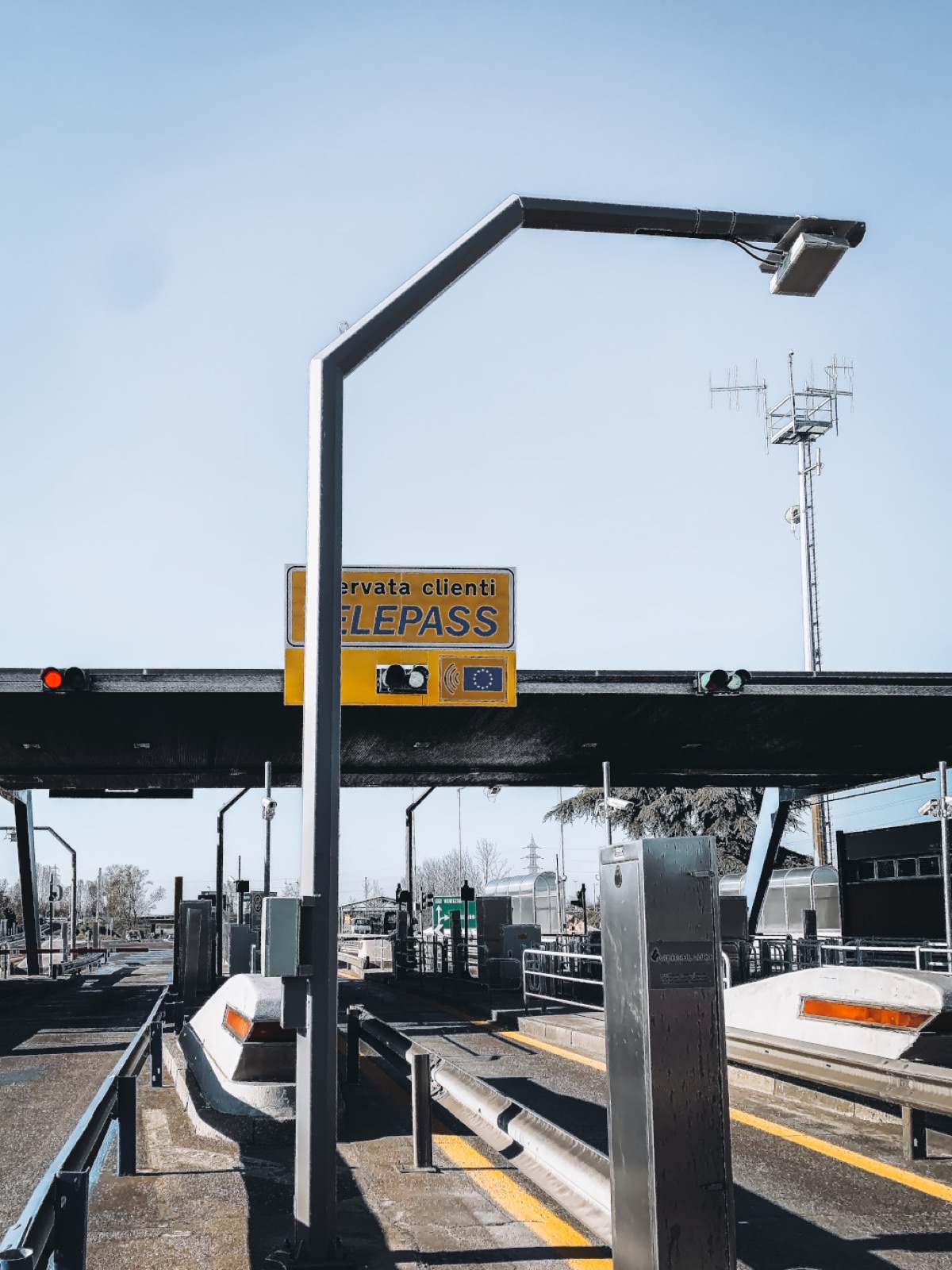 Palo fisso per gli apparati TELEPASS